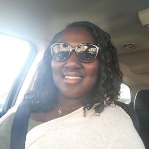 Meet your Posher, Andrea